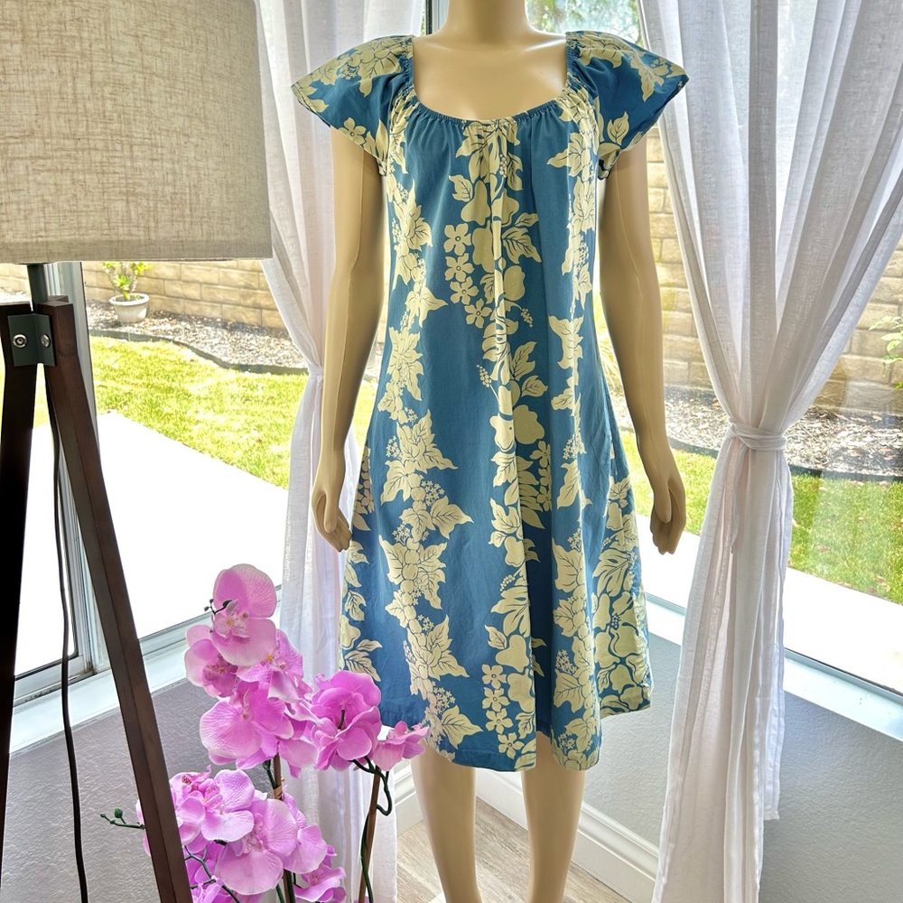 Vintage MuuMuu Seawind Hawaiian Dress Size S Small Shift Oversized Blue Floral